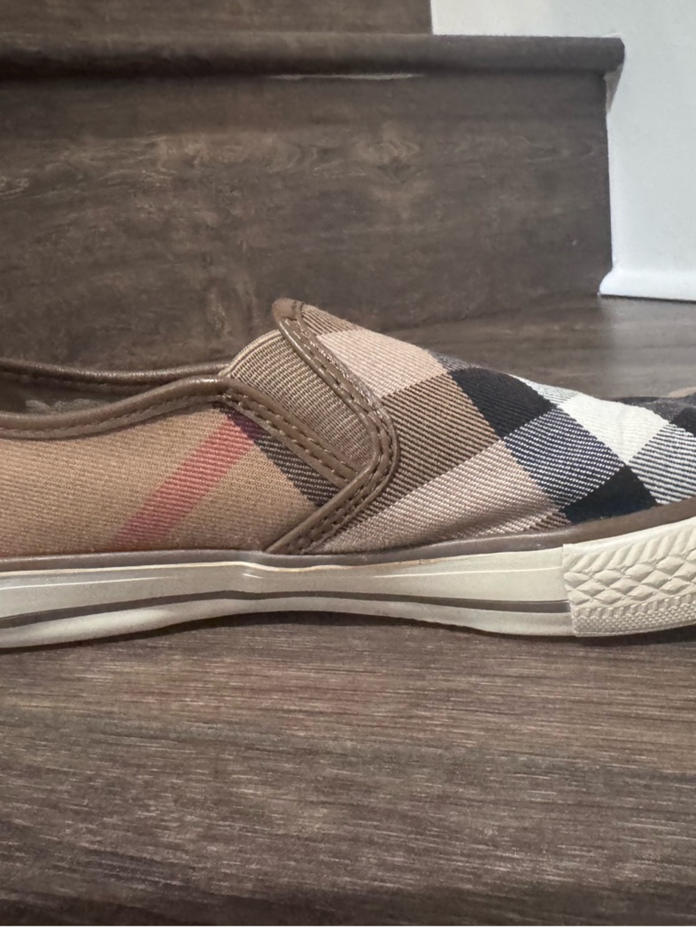 Burberry Slip On Sneakers - Picture 9 of 11